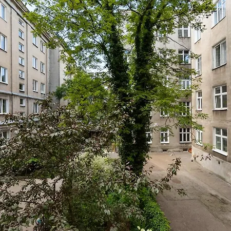 New Praga Enchanting Apartment *
