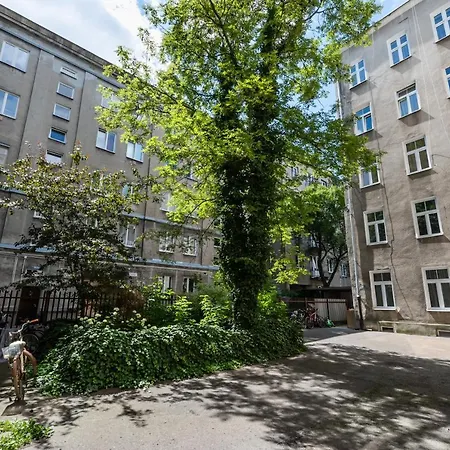 New Praga Enchanting By Bookinghost * Varsóvia